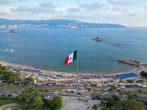 Vista aerea de Acapulco en la Playa Papagayo